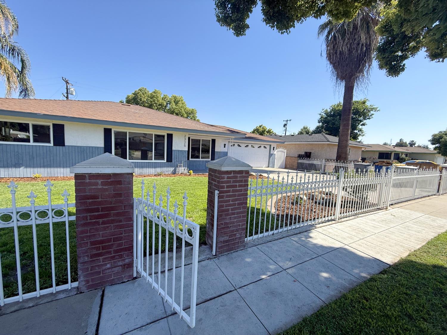Single Family in Fresno - photo 2
