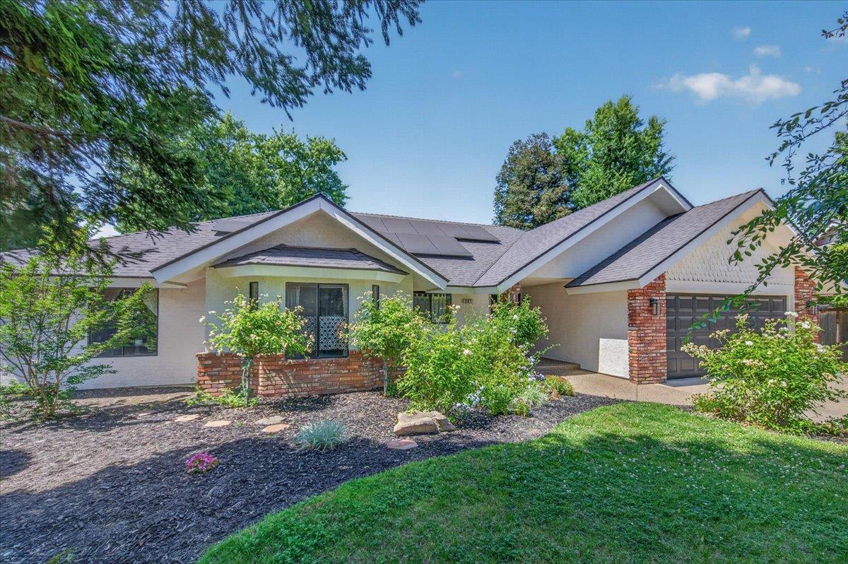 Single Family in Fresno - photo 2