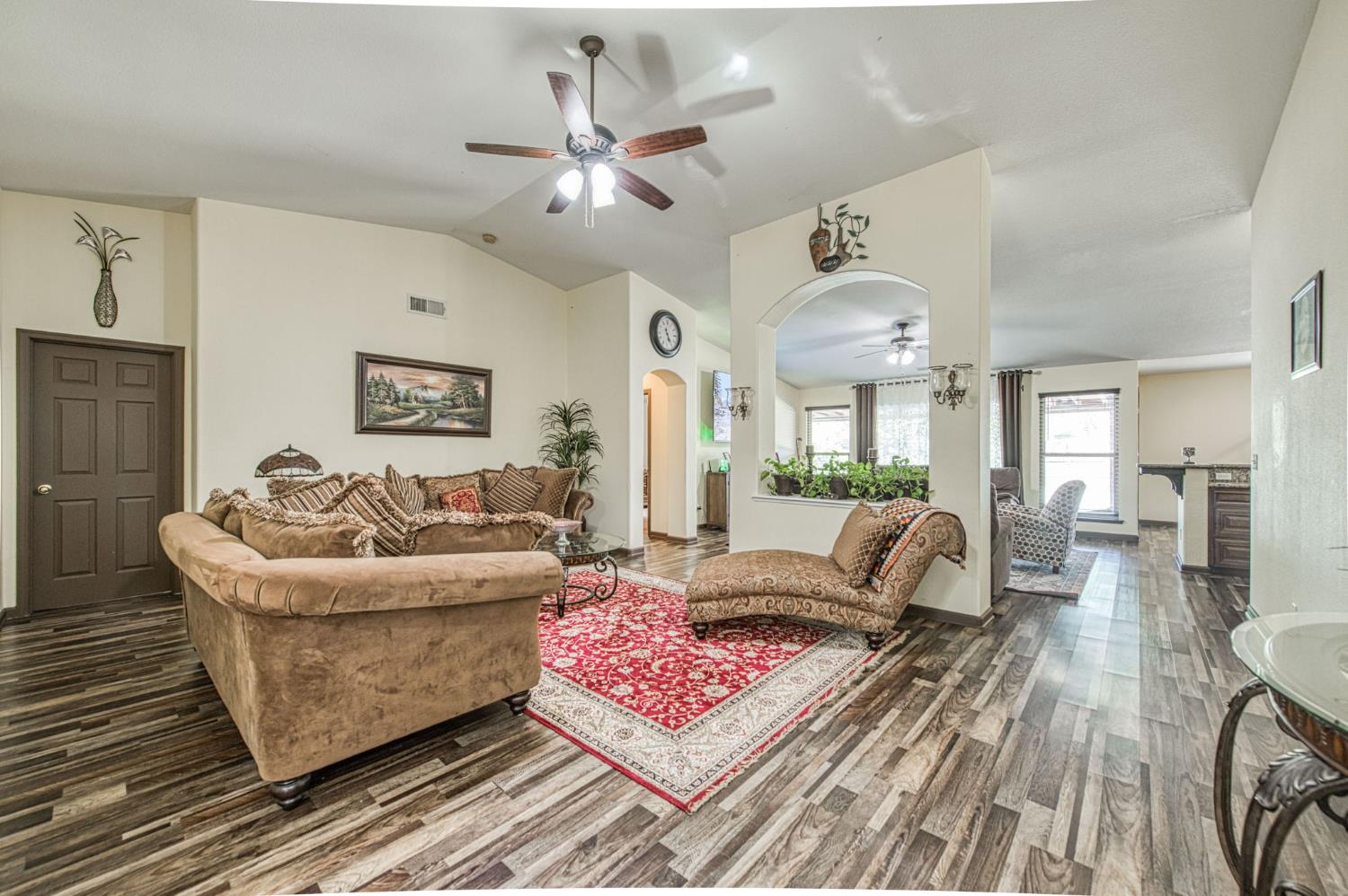 Single Family in Kingsburg