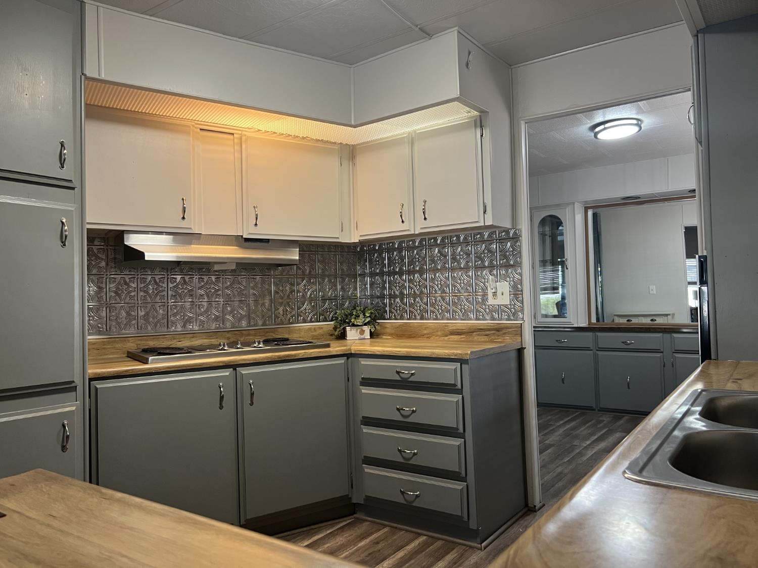 Mobile Home in Sanger - photo 3
