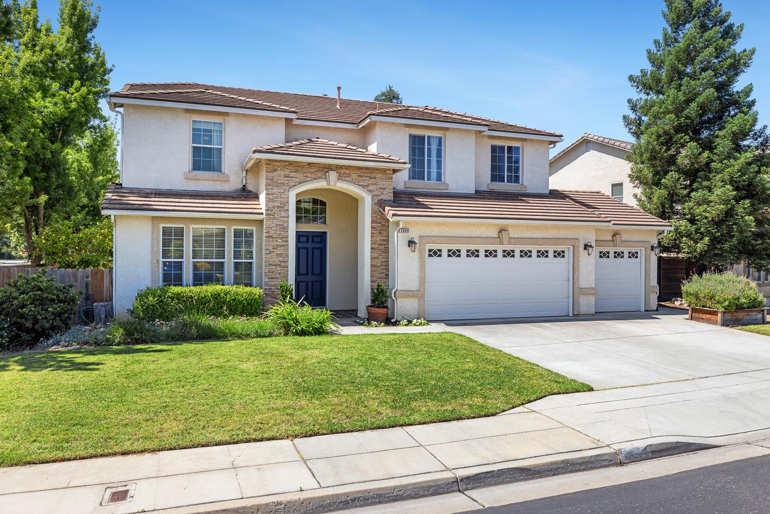 Single Family in Clovis - photo 2