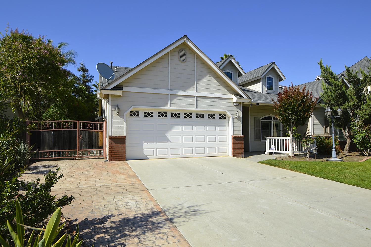 Single Family in Fresno - photo 2