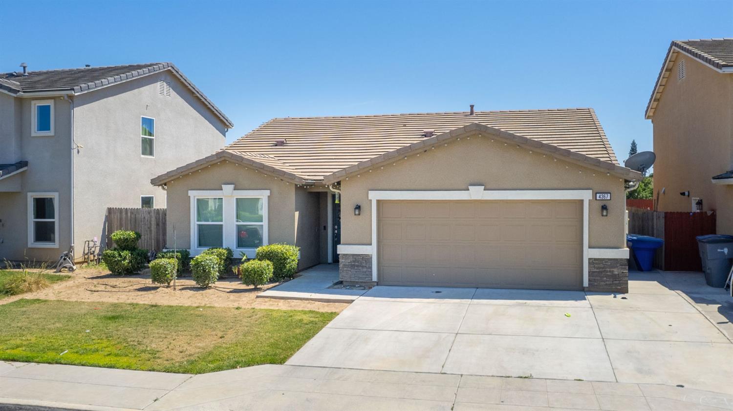 Single Family in Fresno - photo 2