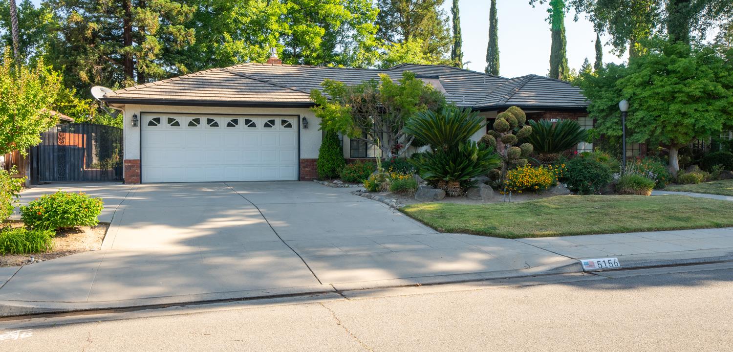 Single Family in Fresno - photo 2