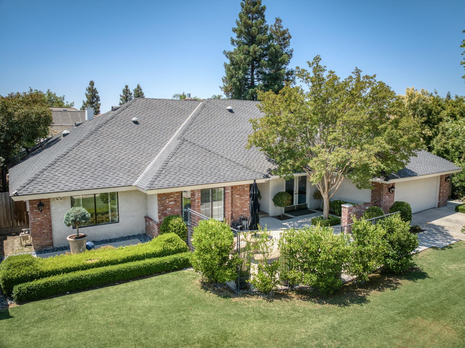 Single Family in Fresno - photo 2