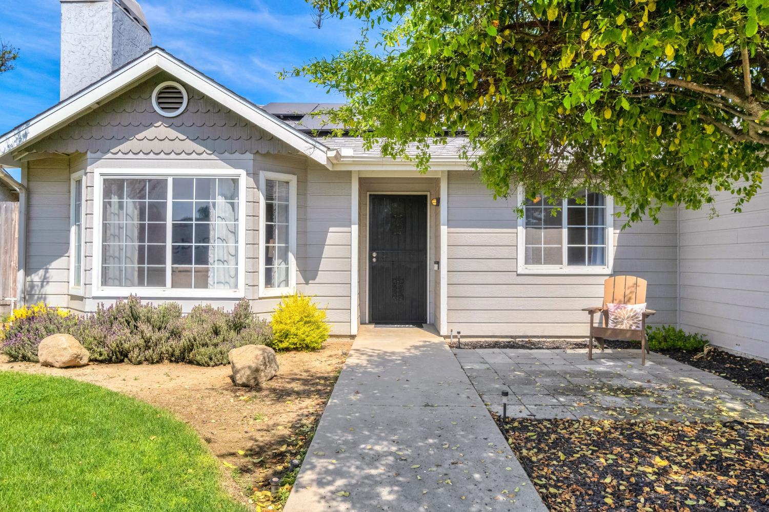 Single Family in Kingsburg