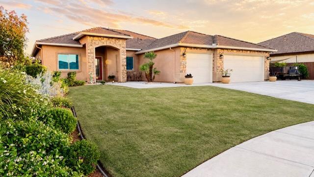 Single Family in Bakersfield - main photo
