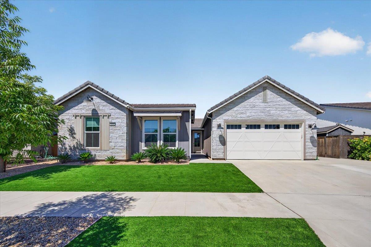 Featured listings