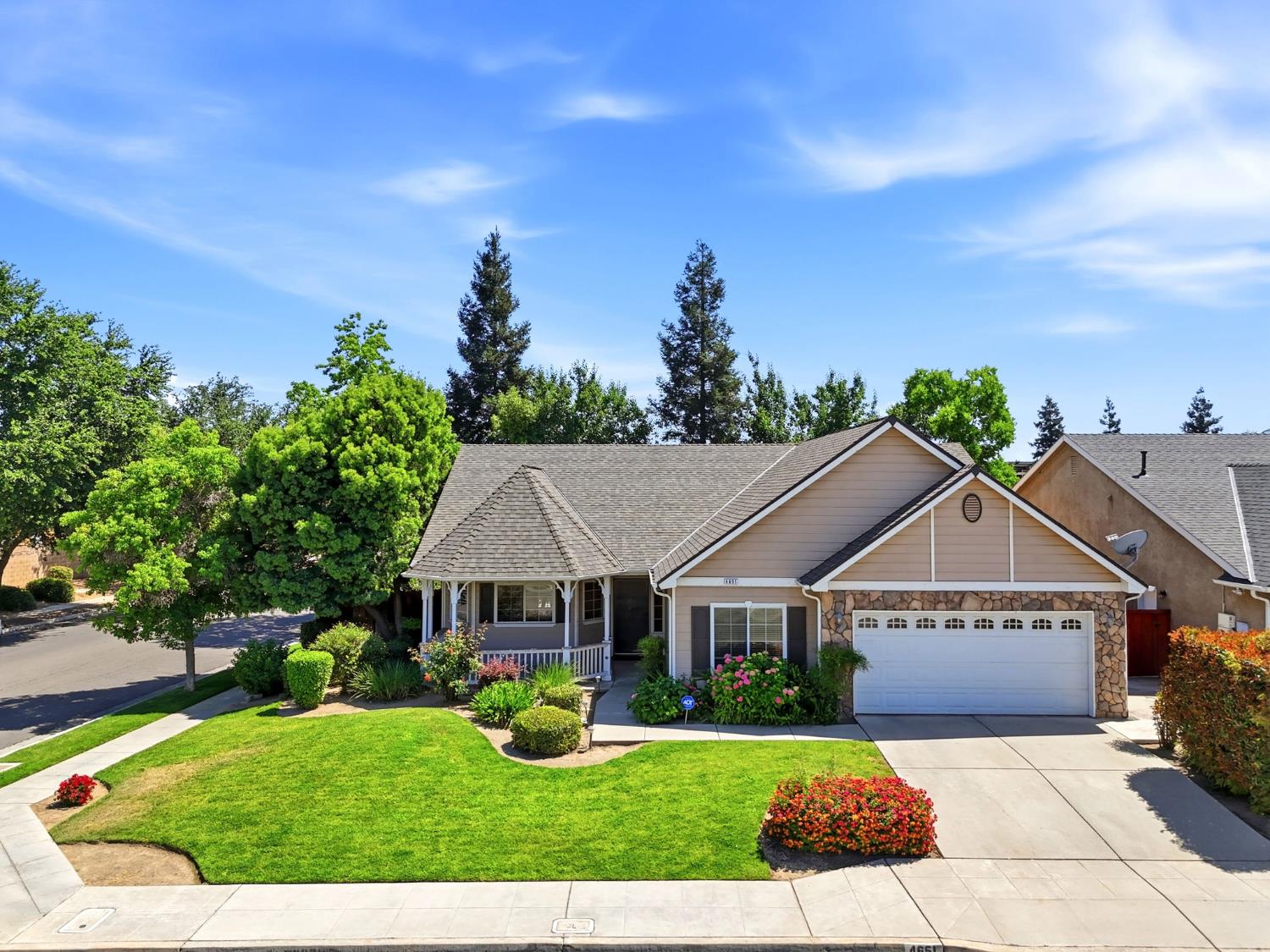 Single Family in Fresno - photo 2