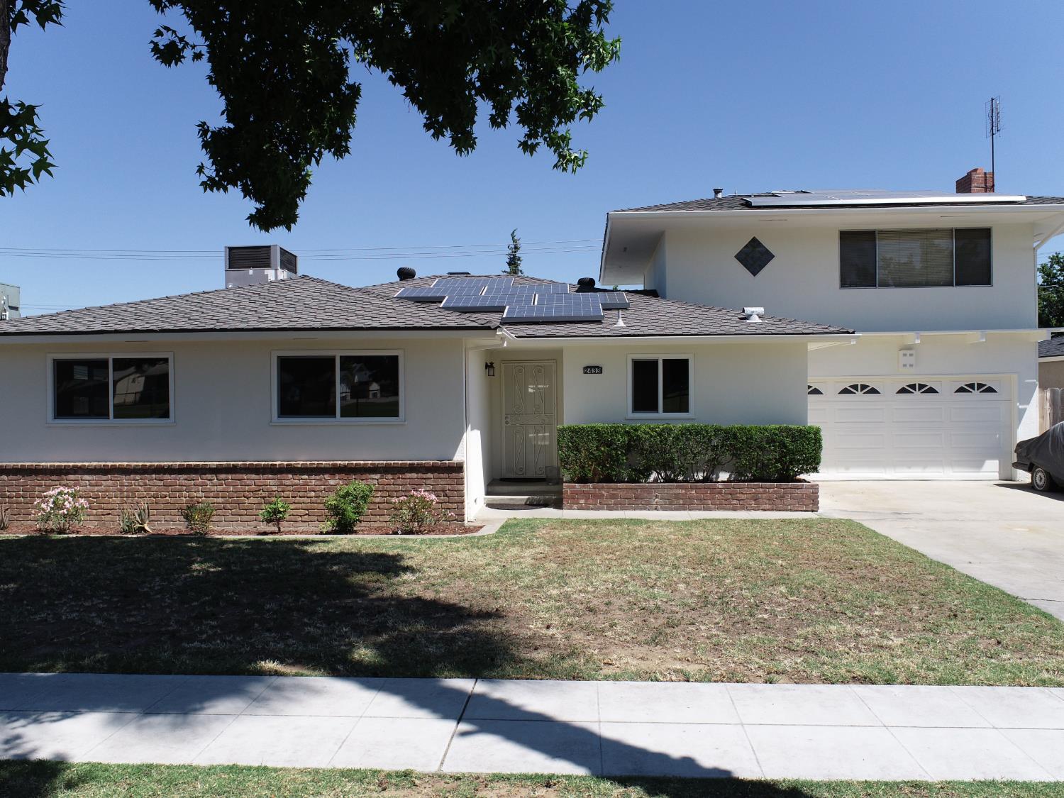 Single Family in Fresno - main photo