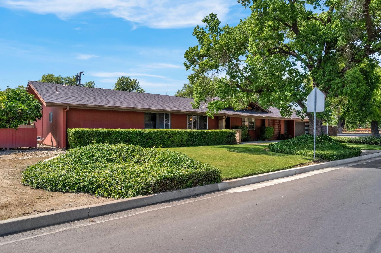 Single Family in Sanger - photo 2