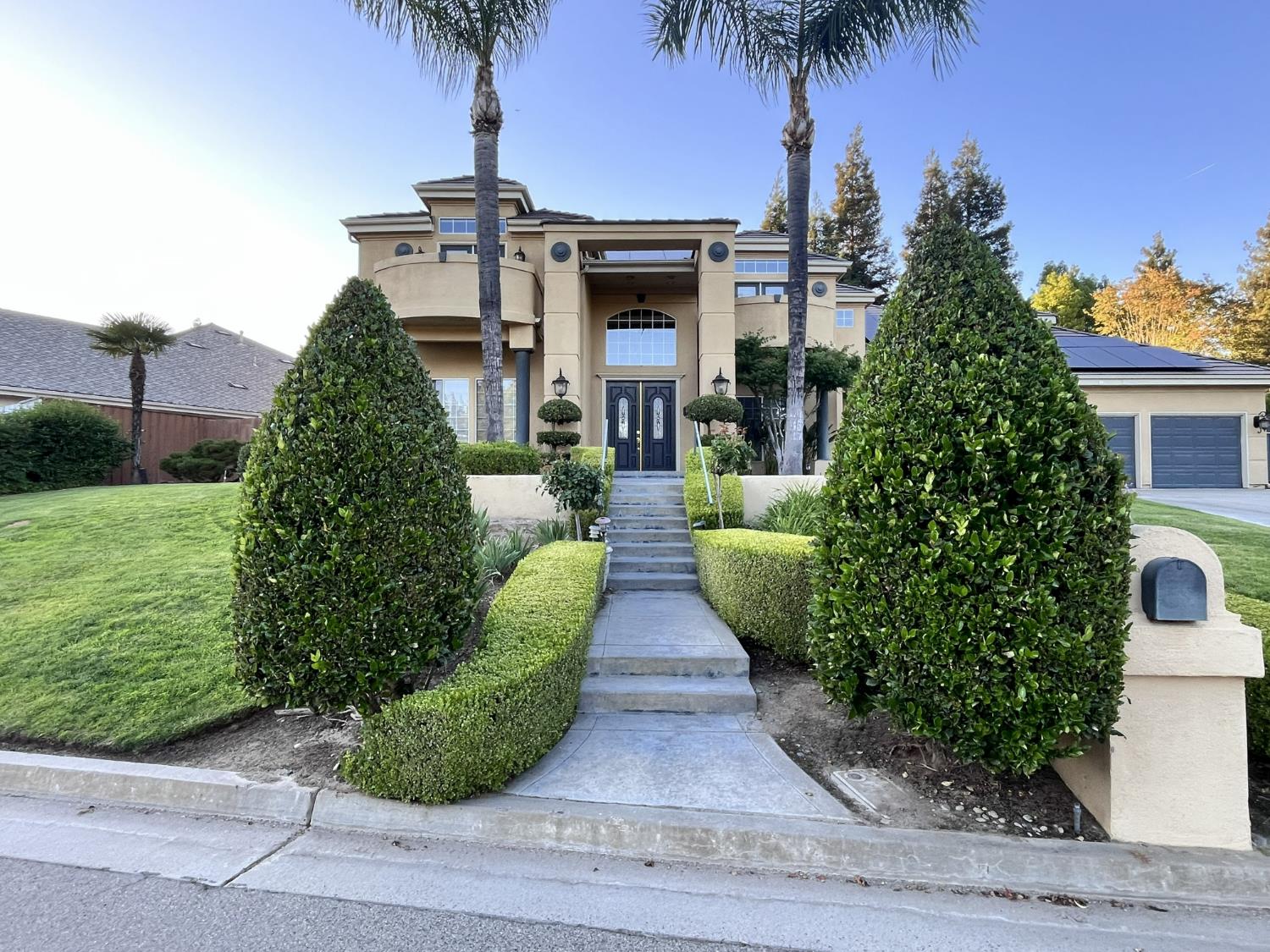 Single Family in Fresno - photo 2