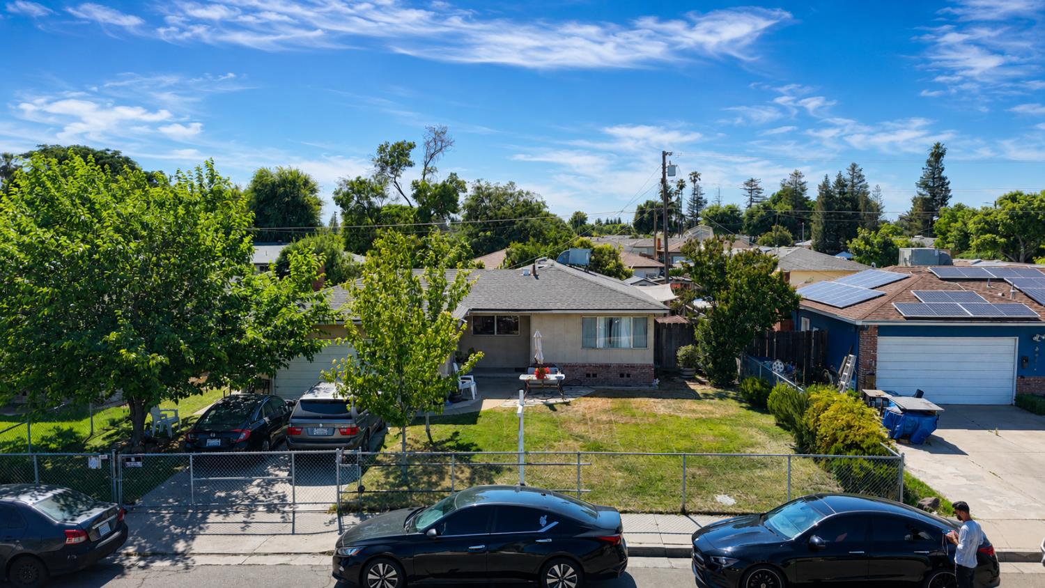 Single Family in Kerman - photo 3