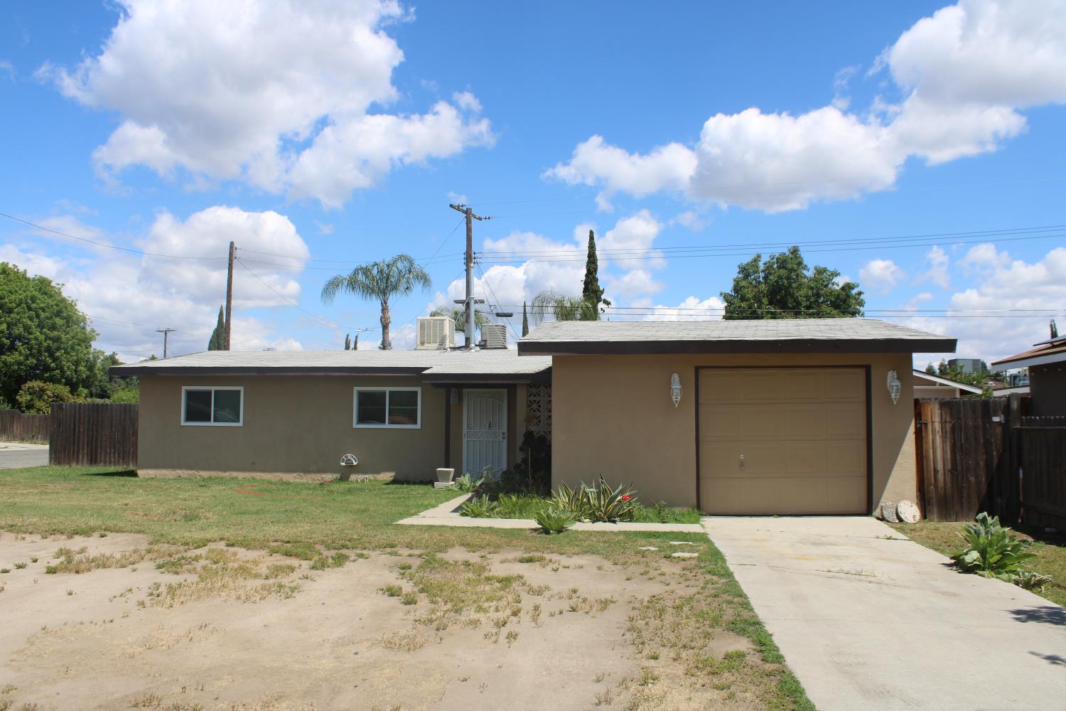 Single Family in Visalia - main photo