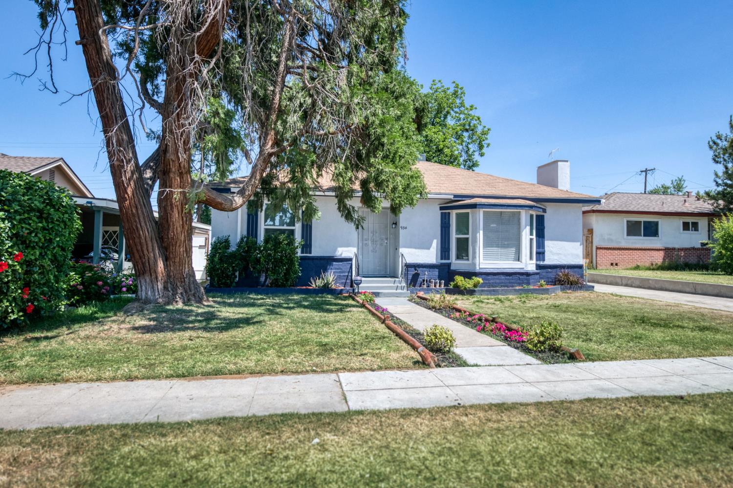 Single Family in Fresno - photo 2