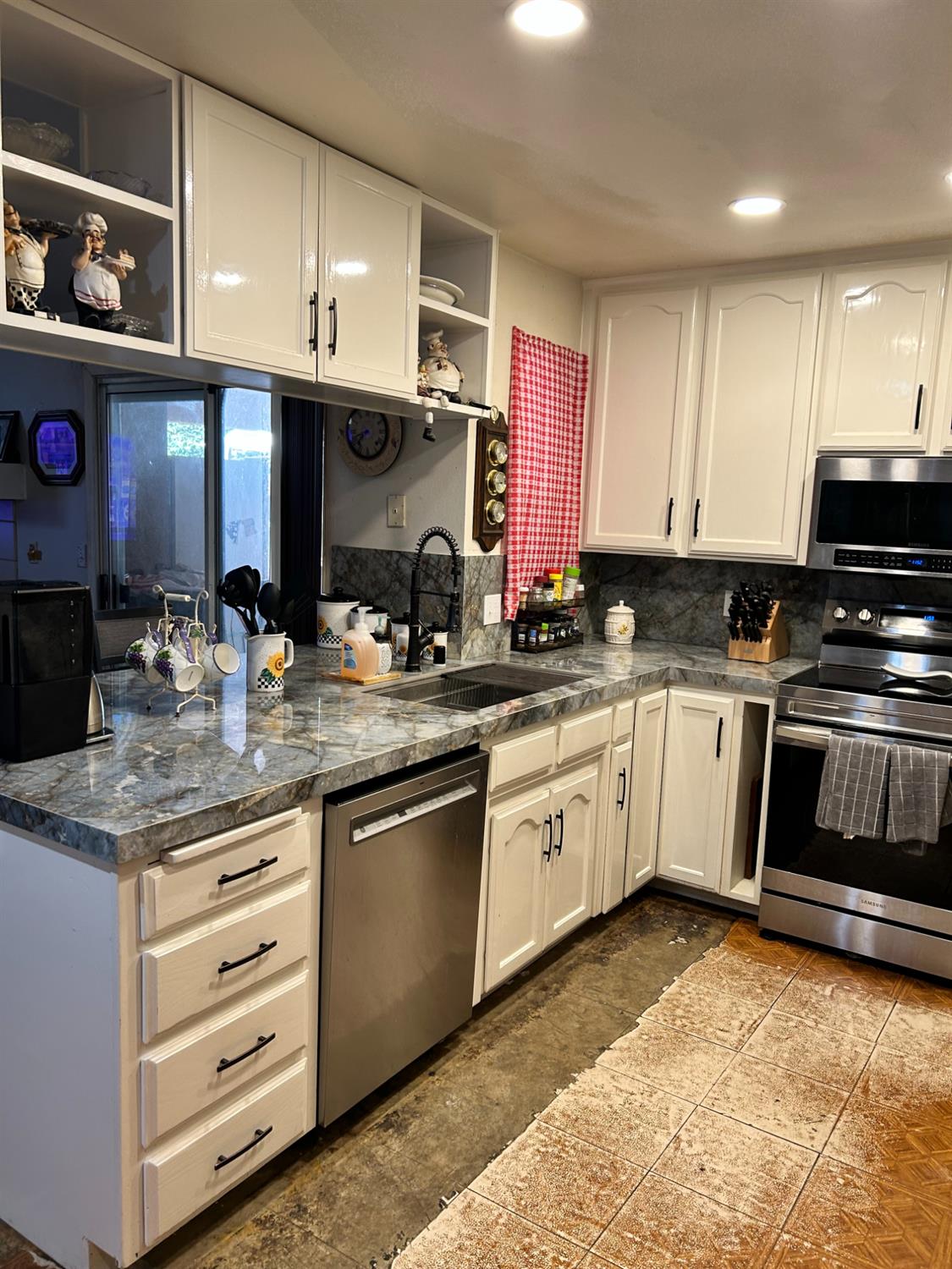 Single Family in Fresno - photo 2