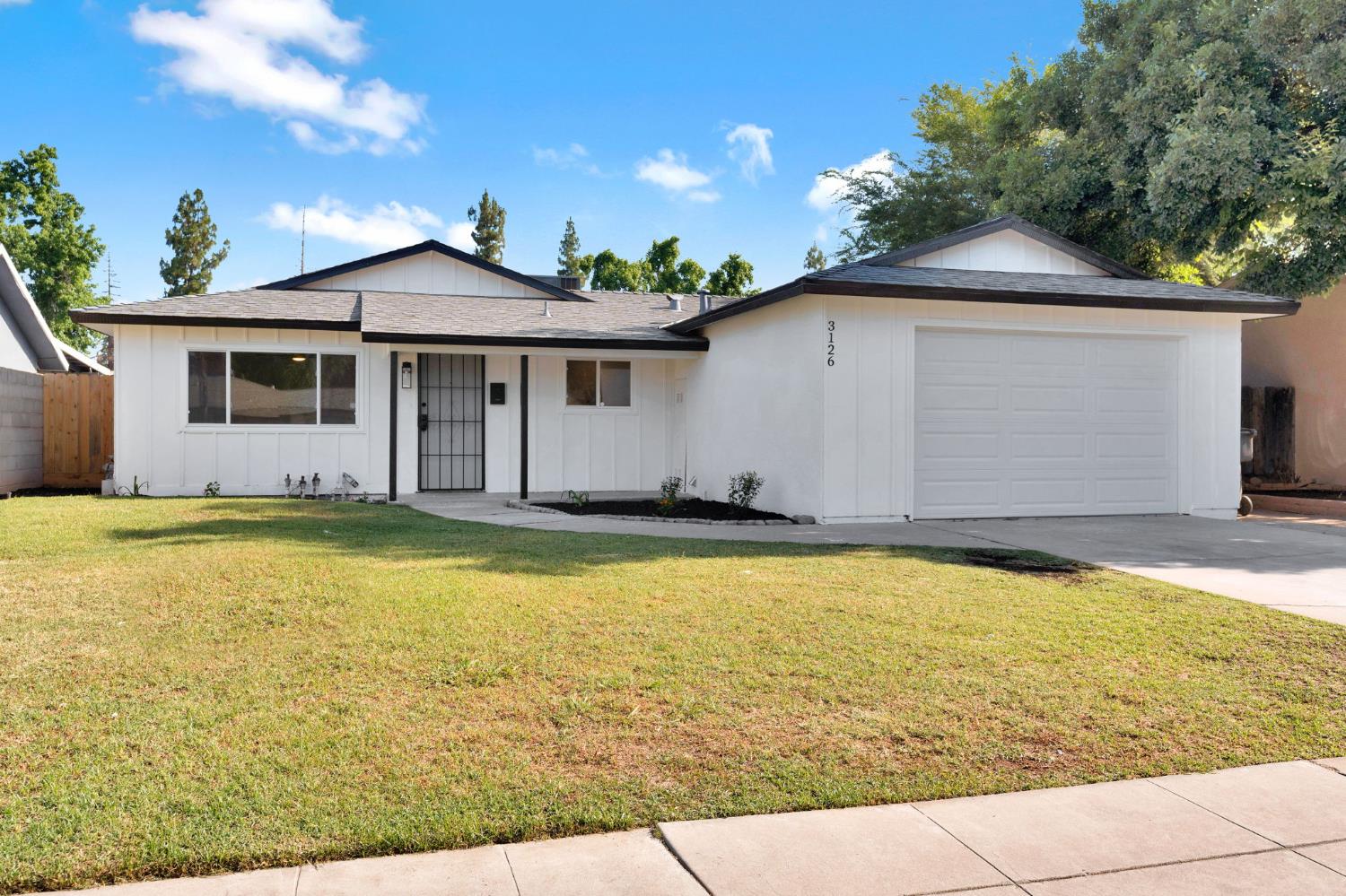 Single Family in Fresno - photo 2
