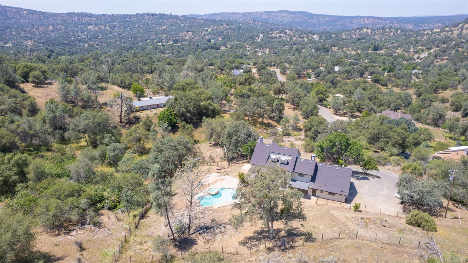Single Family in Coarsegold - photo 3