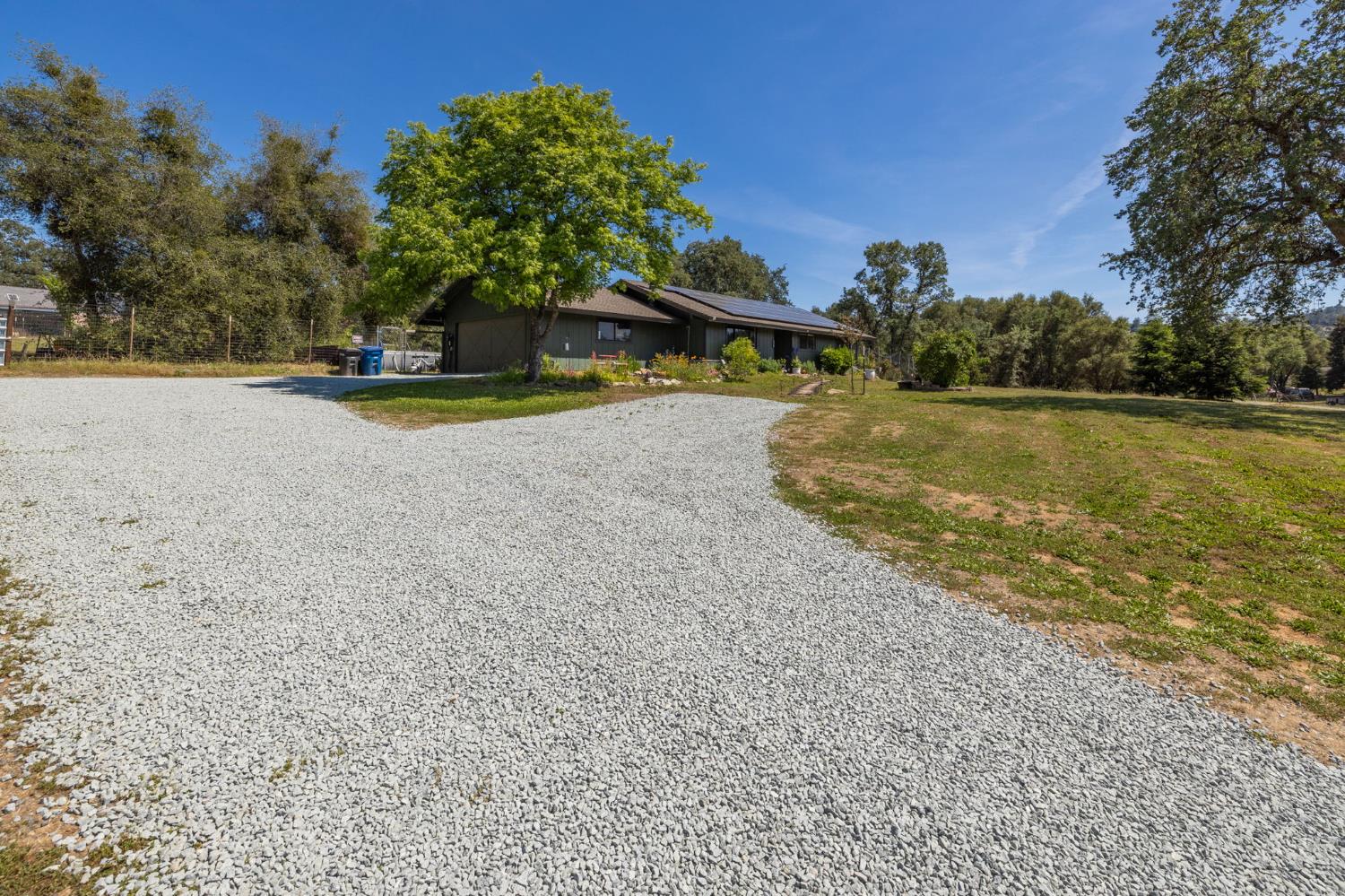 Single Family in Coarsegold - photo 2