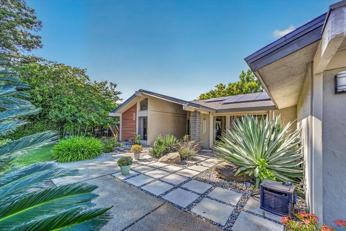 Single Family in Fresno - photo 3