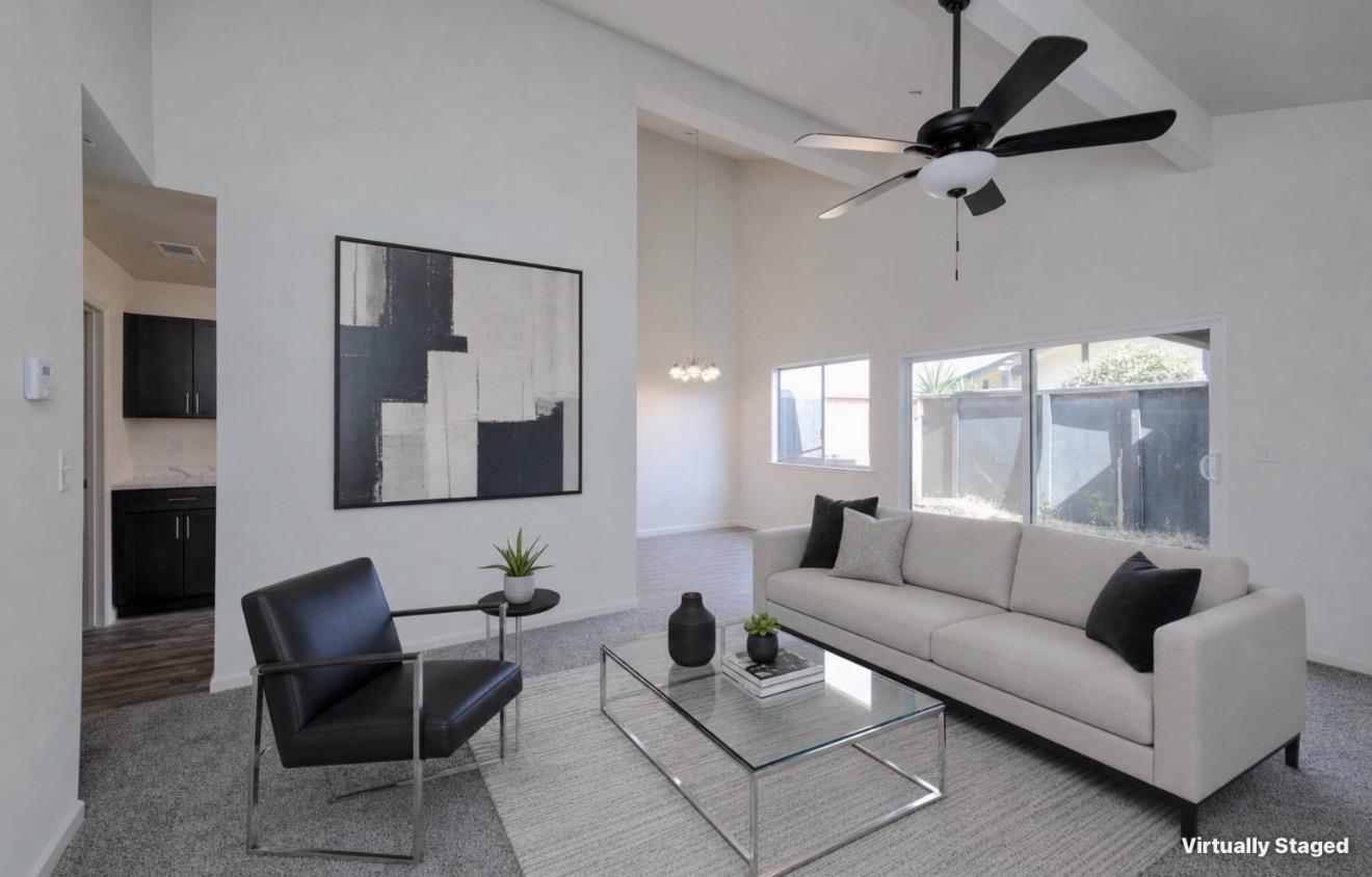 Condo in Fresno - photo 2
