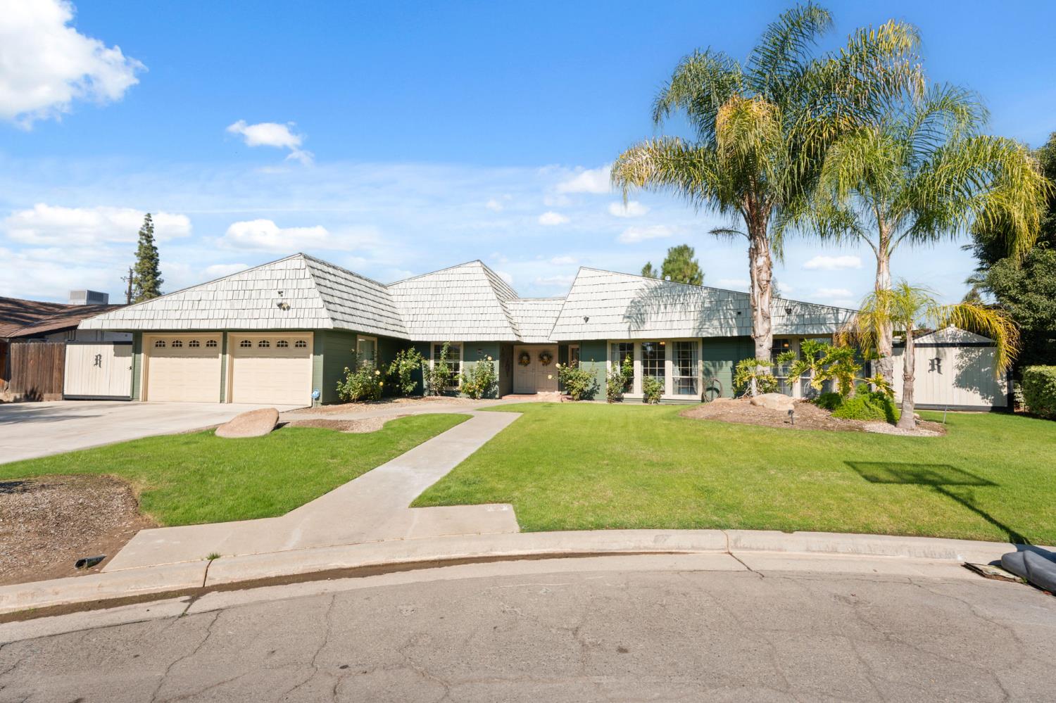 Single Family in Fresno - photo 2