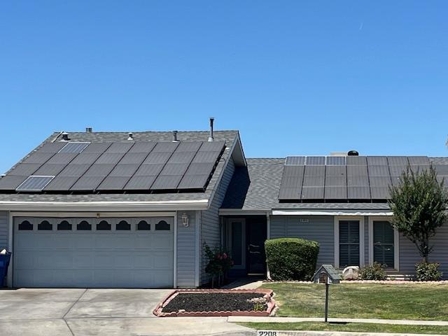 Single Family in Fresno - photo 2