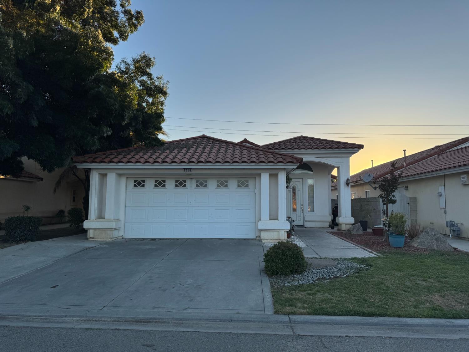 Single Family in Madera - main photo