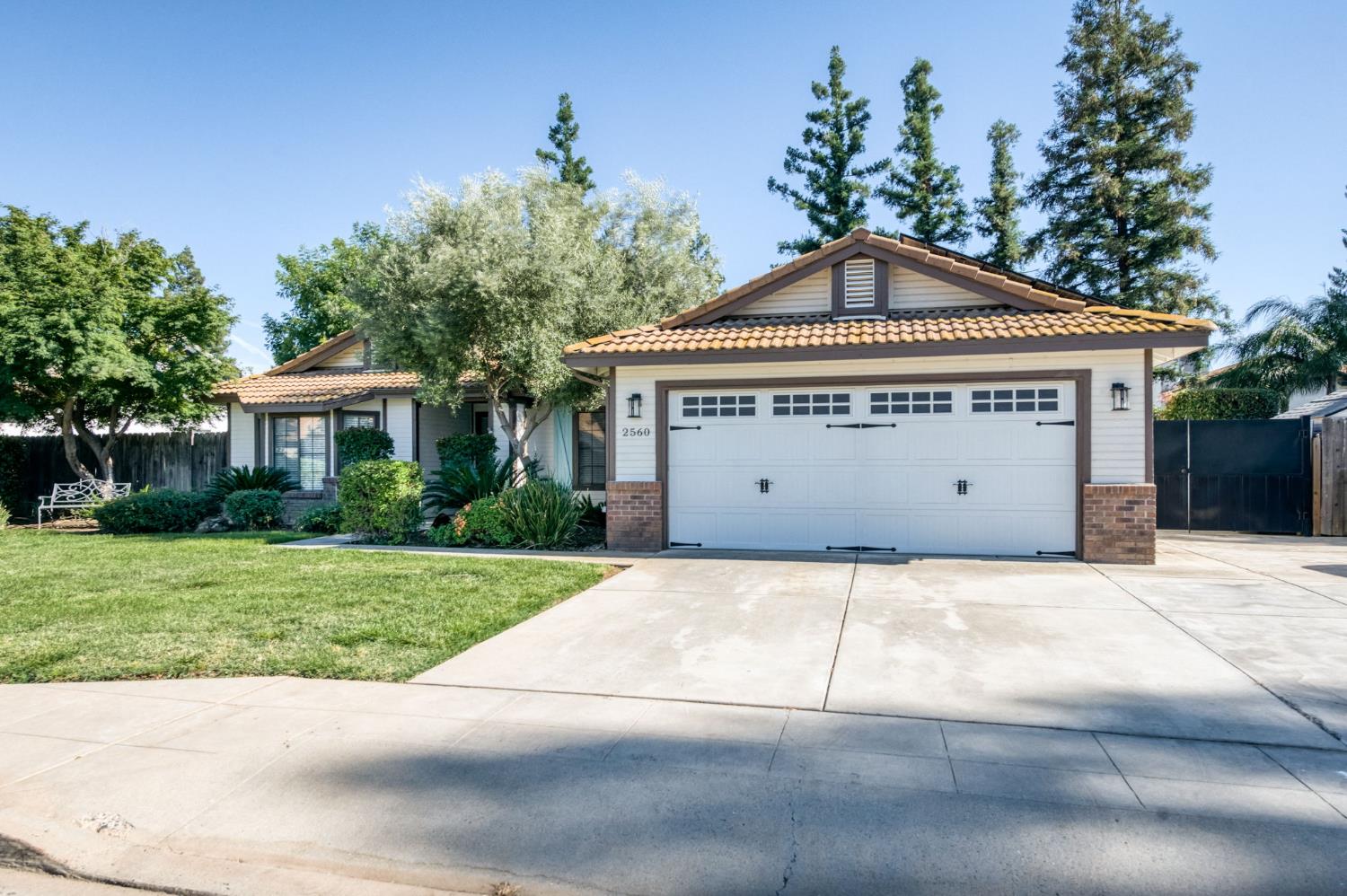 Single Family in Clovis - photo 2
