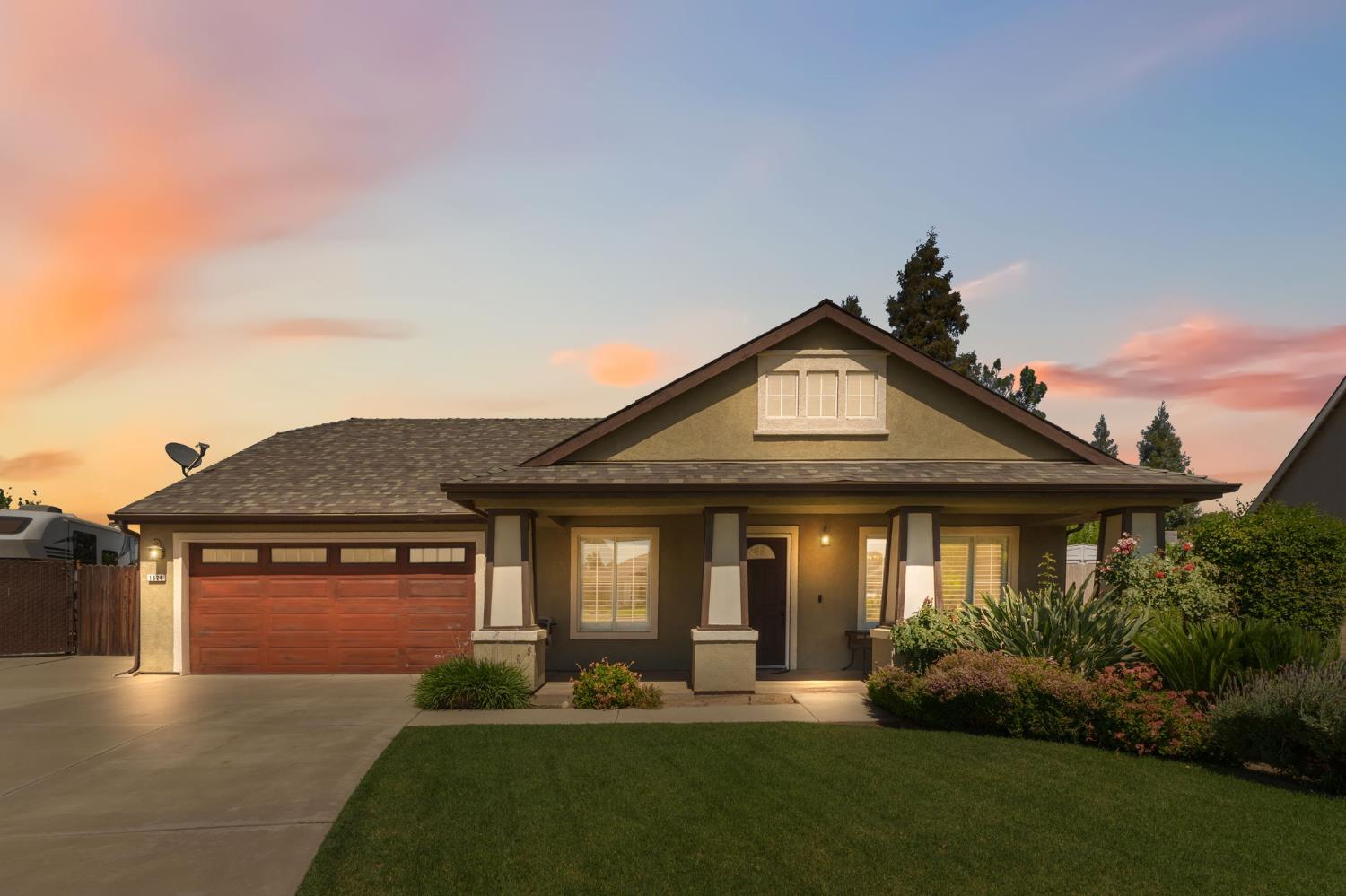 Single Family in Kingsburg