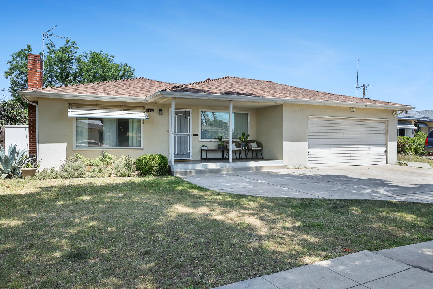 Single Family in Fresno - main photo