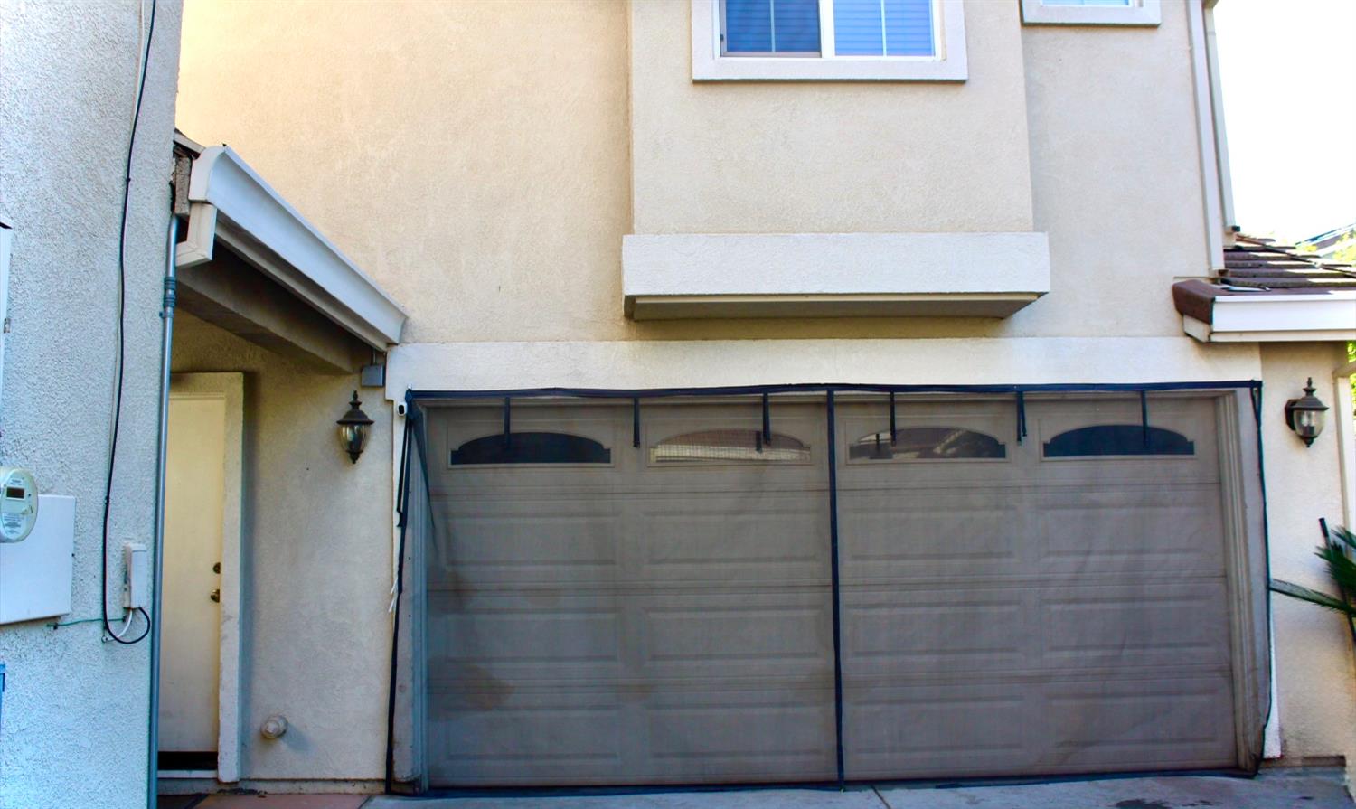 Single Family in Oakdale - photo 3