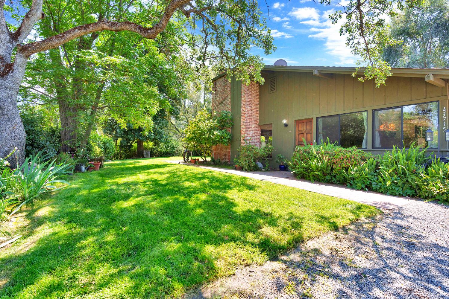 Single Family in Three Rivers - main photo