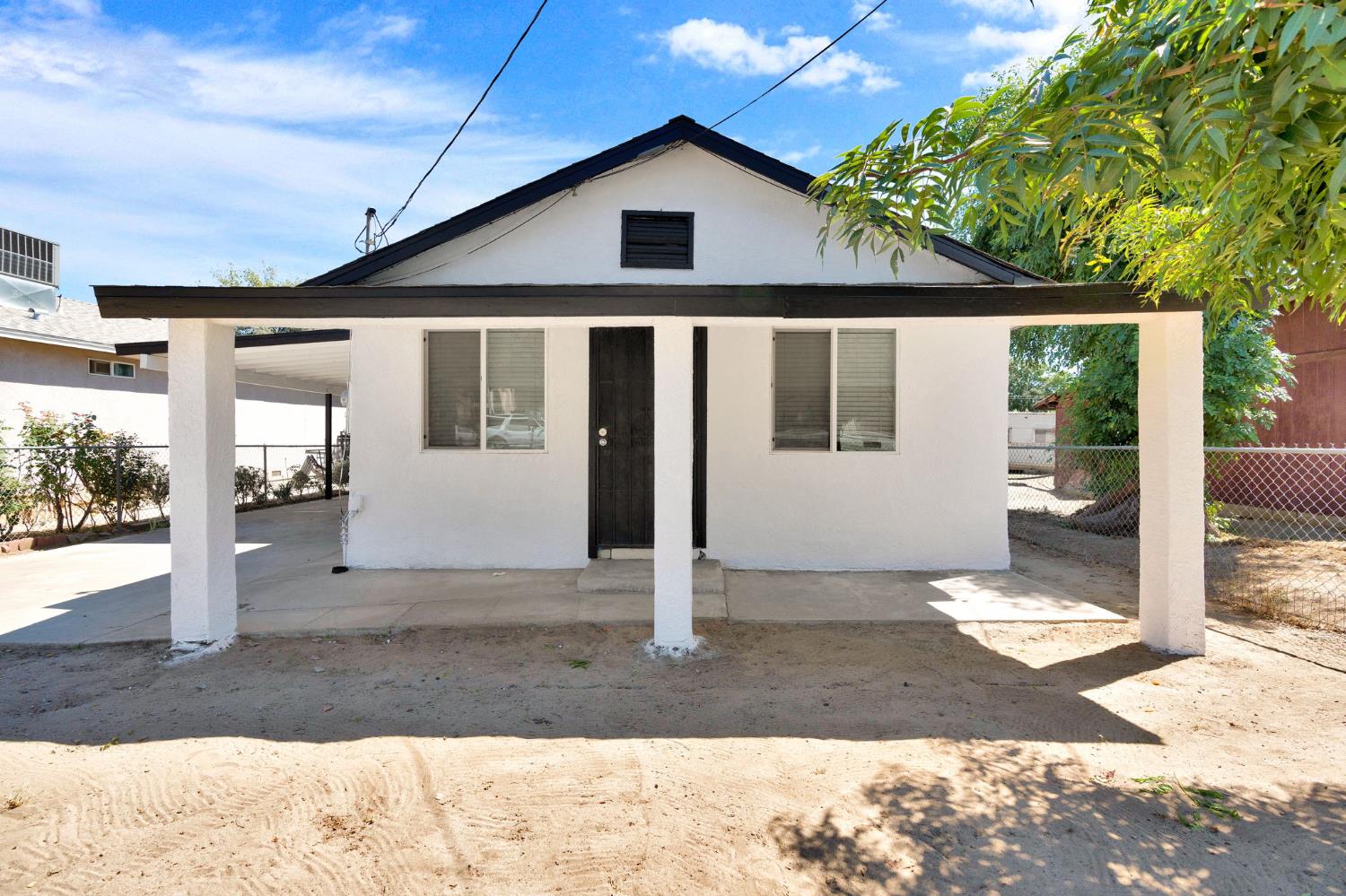 Single Family in Parlier