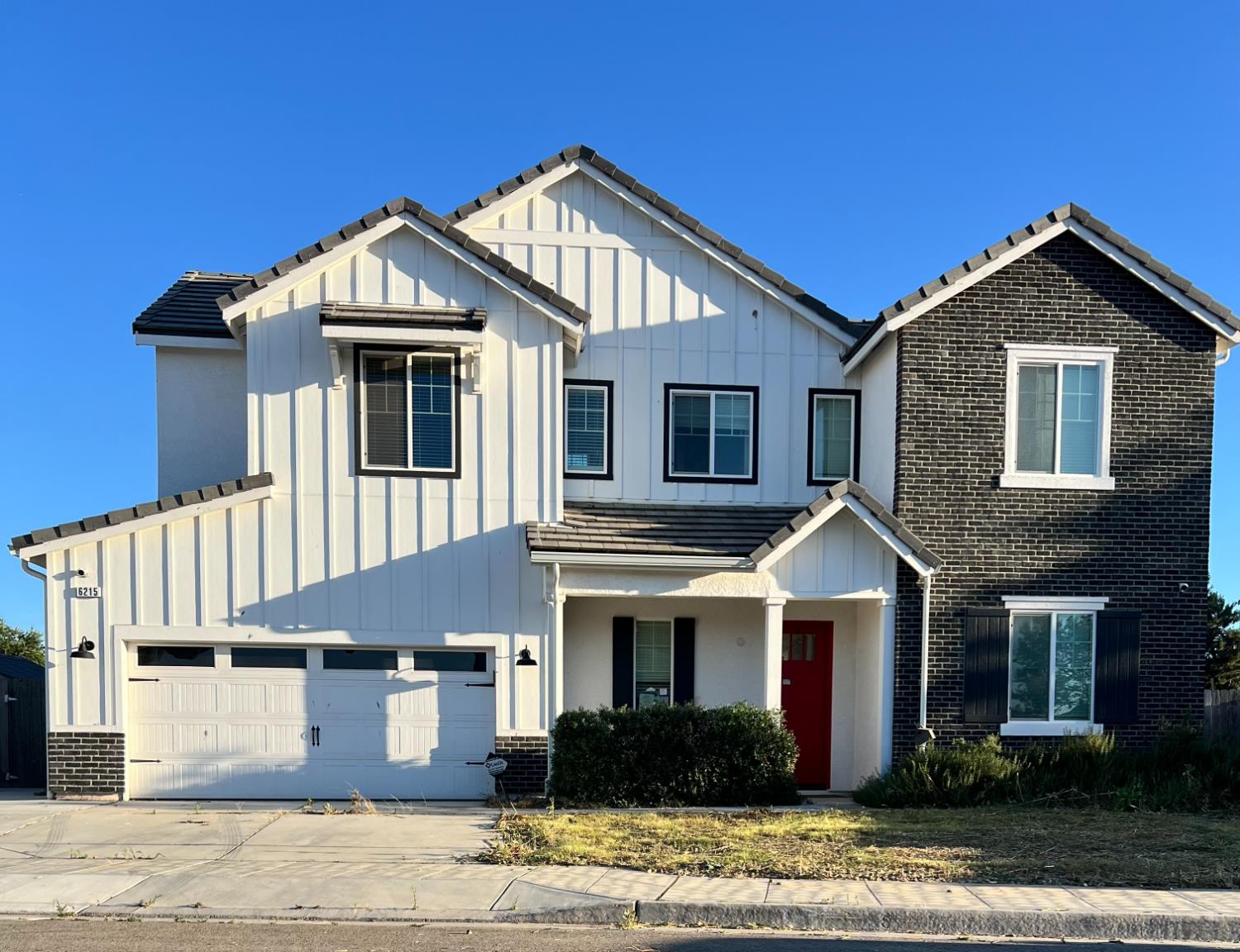 Single Family in Fresno - main photo