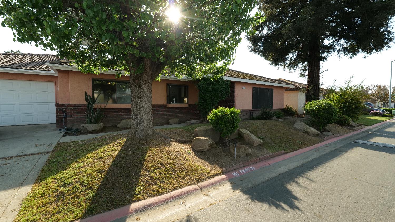 Single Family in Fresno - photo 3