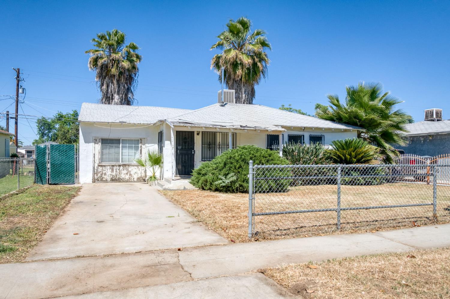 Single Family in Fresno - photo 2