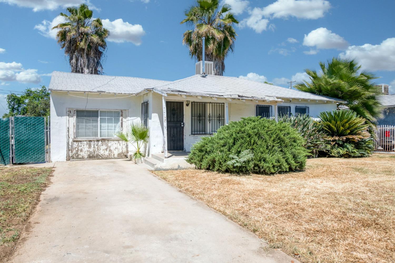 Single Family in Fresno - main photo