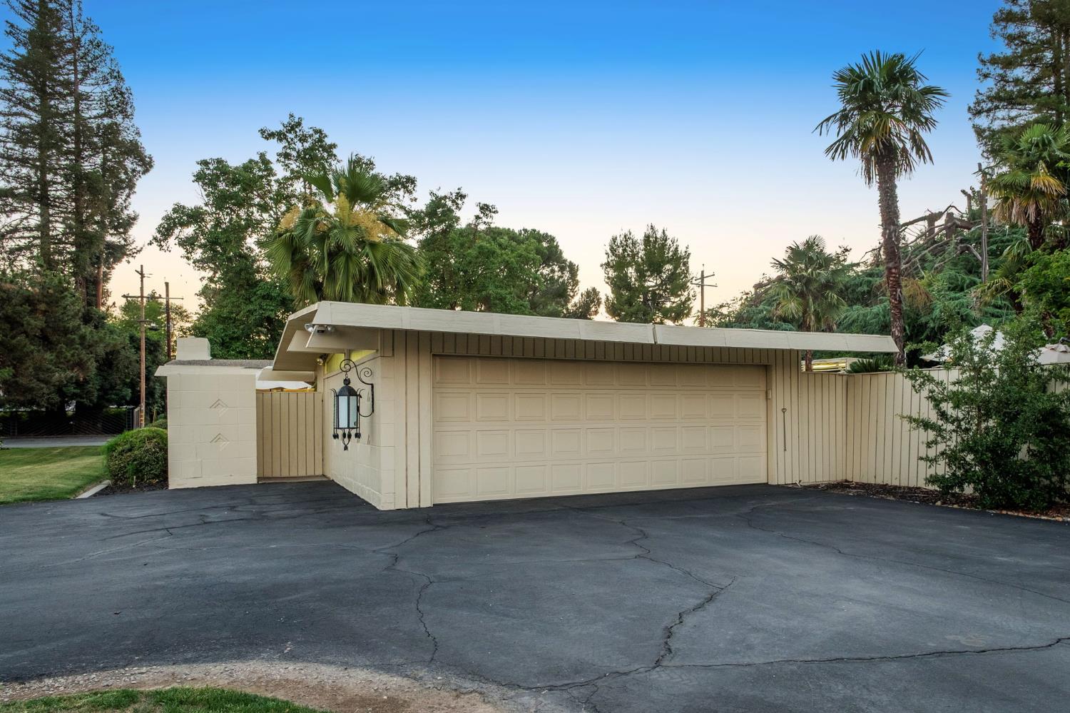 Single Family in Fresno - photo 3