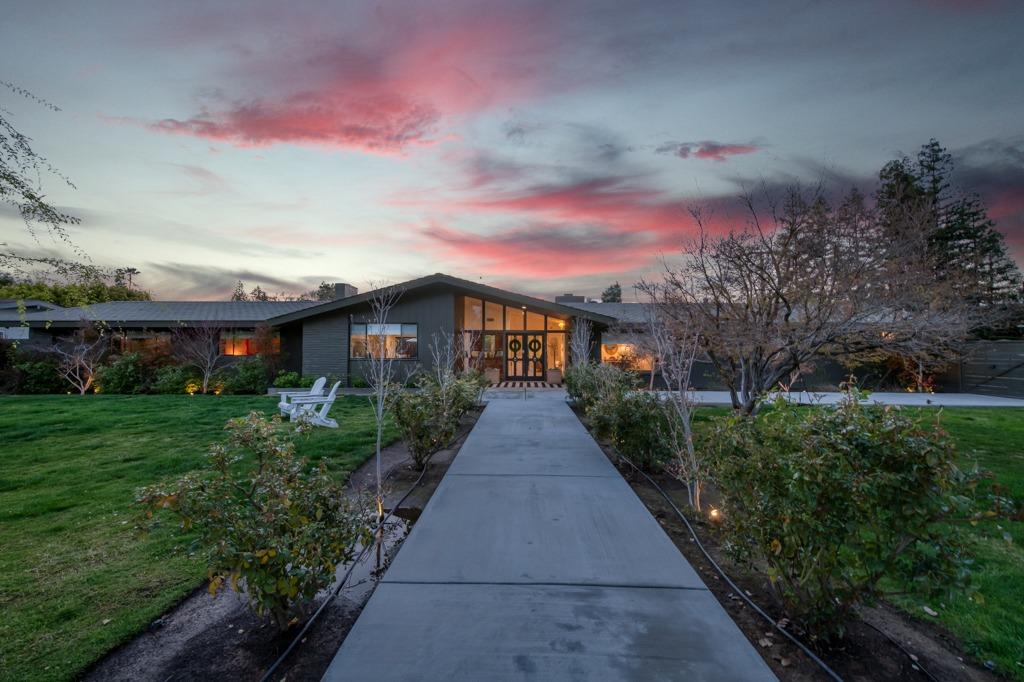 Single Family in Fresno - main photo