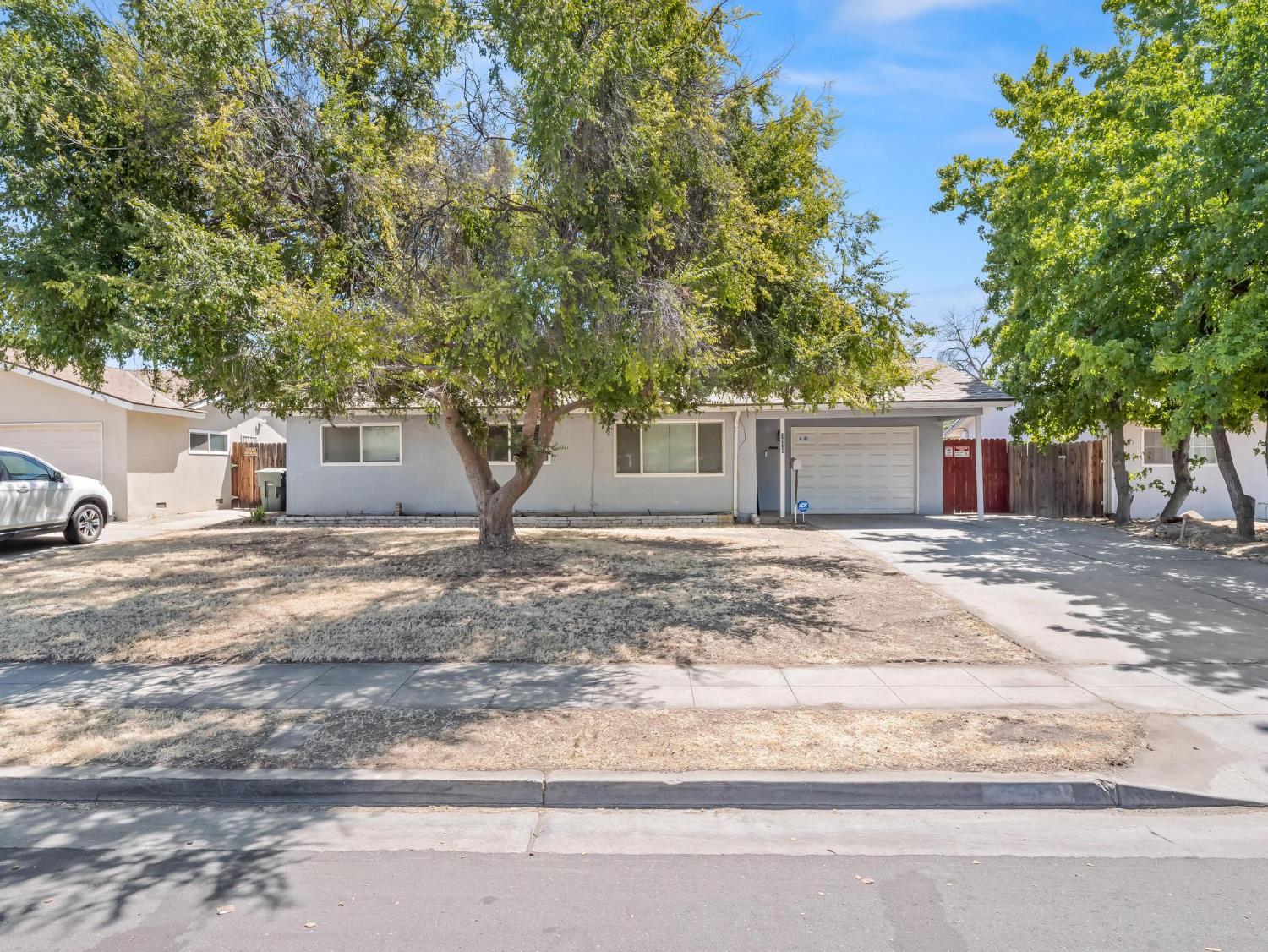 Single Family in Fresno - photo 3