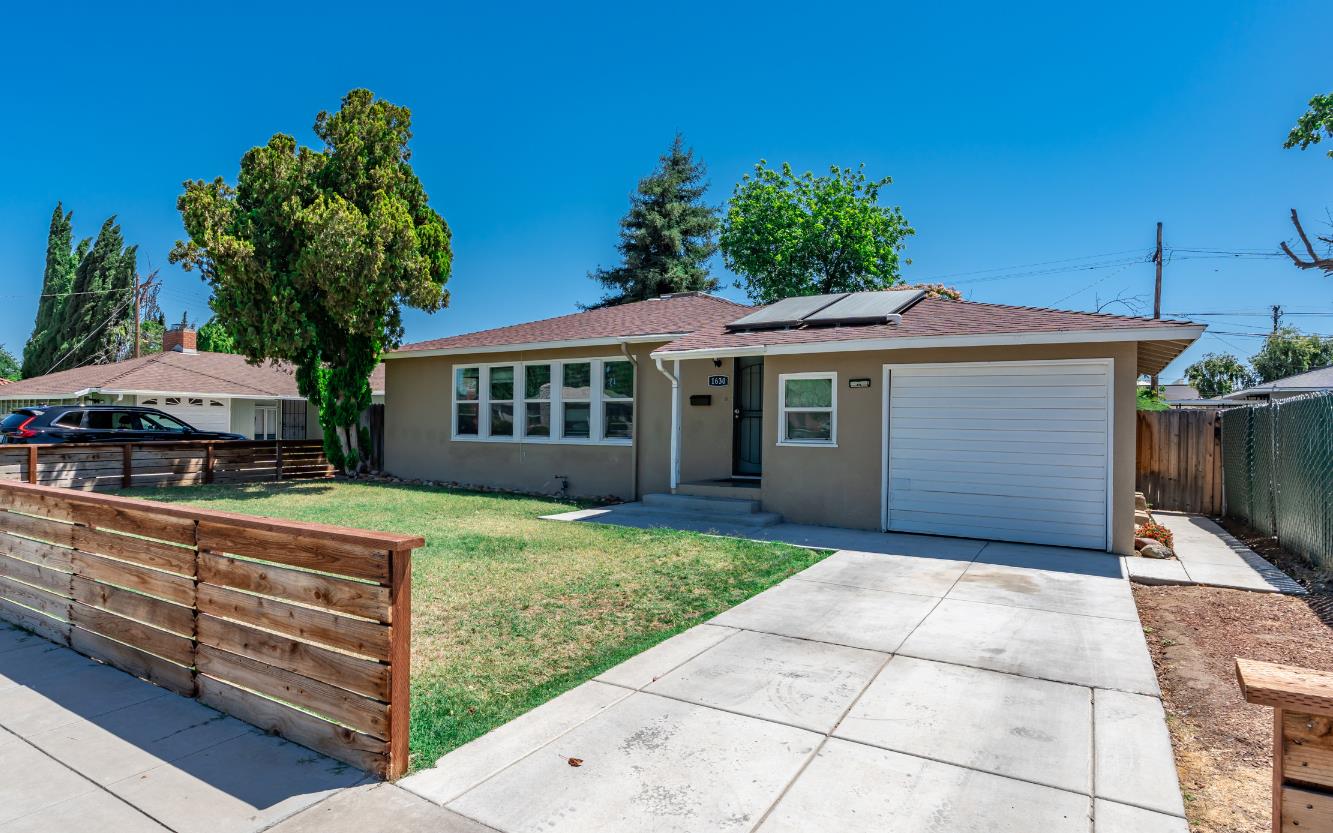 Single Family in Fresno - main photo