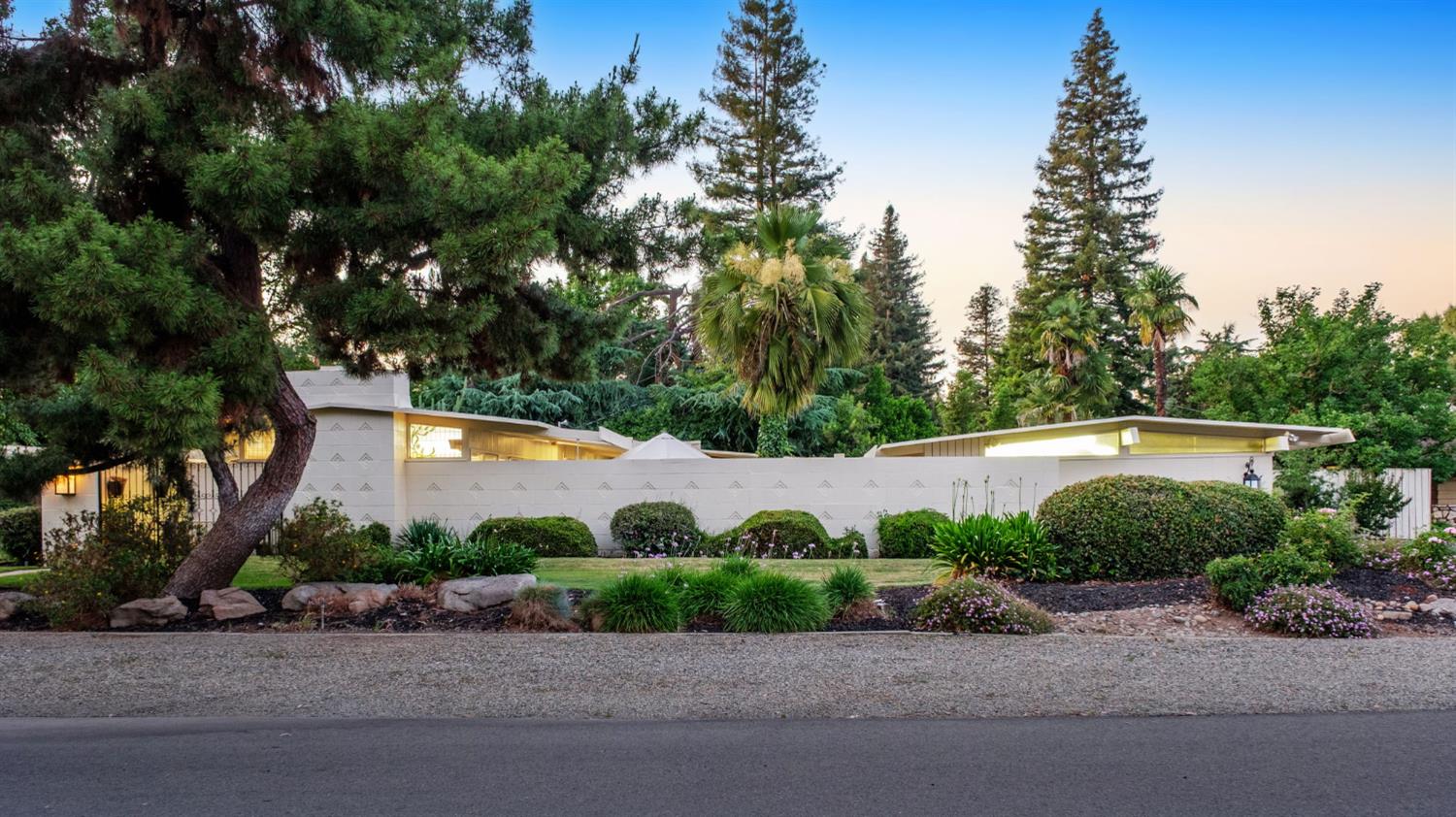Single Family in Fresno - photo 2