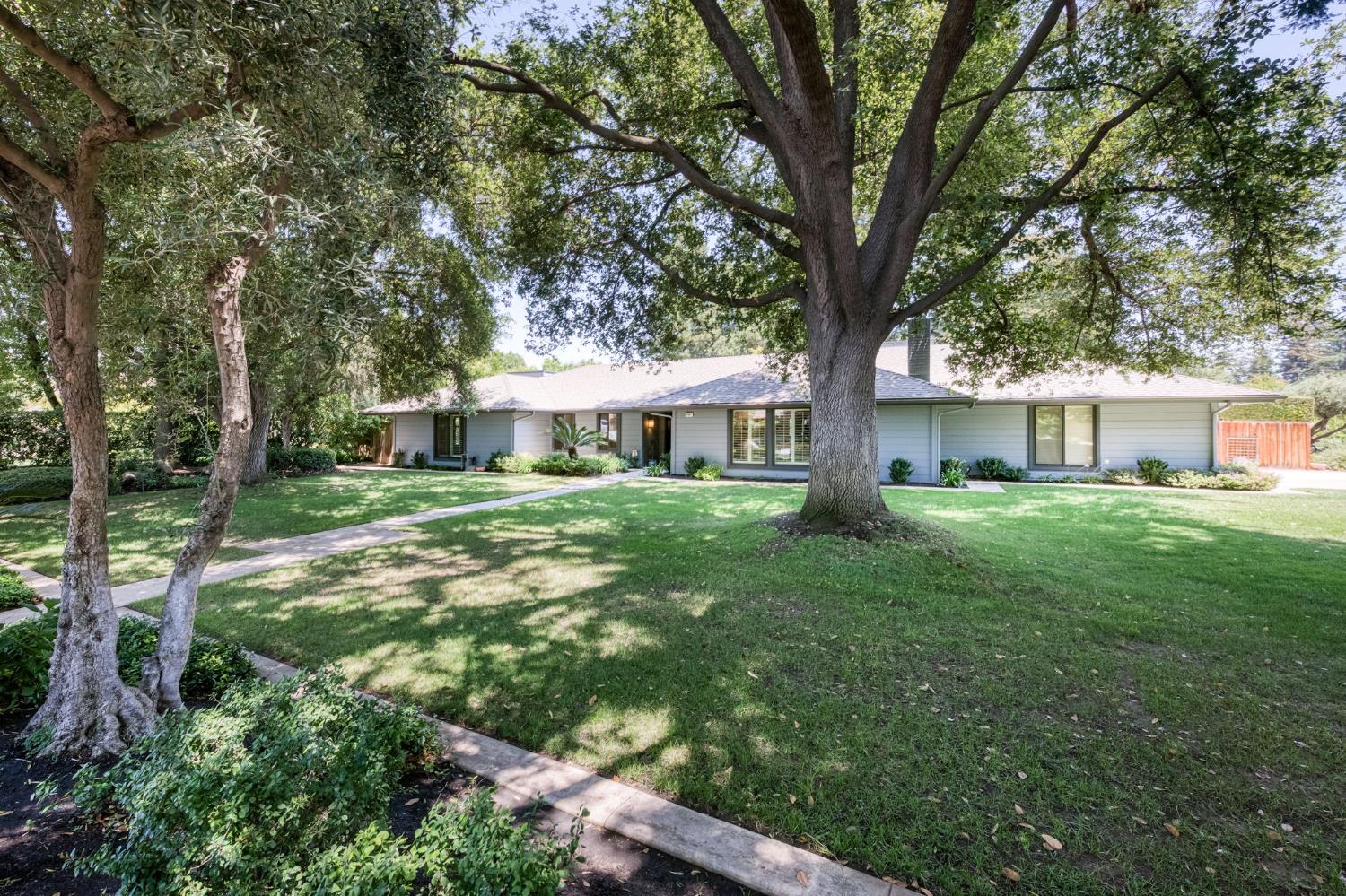 Single Family in Fresno - photo 3