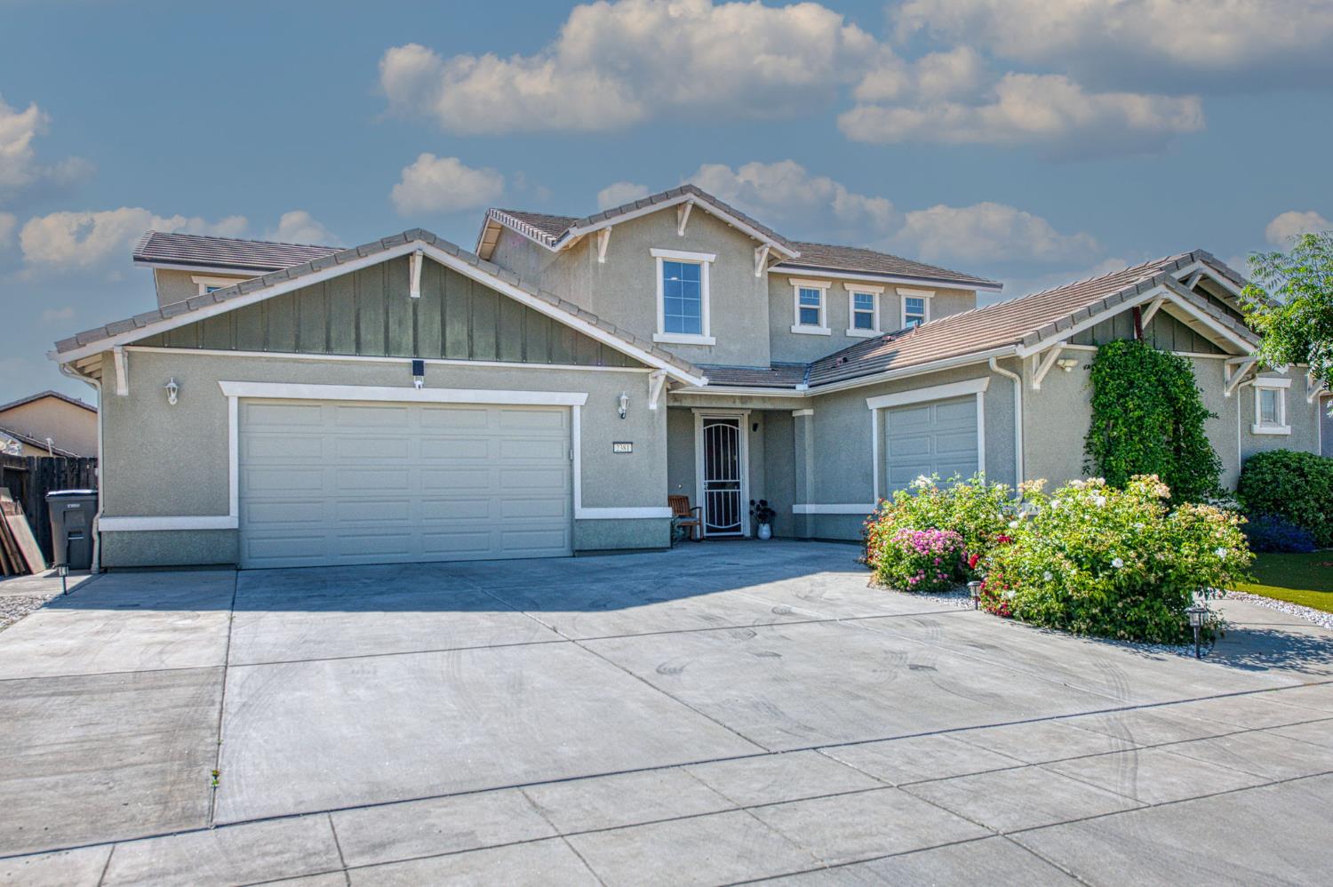 Single Family in Fresno - main photo