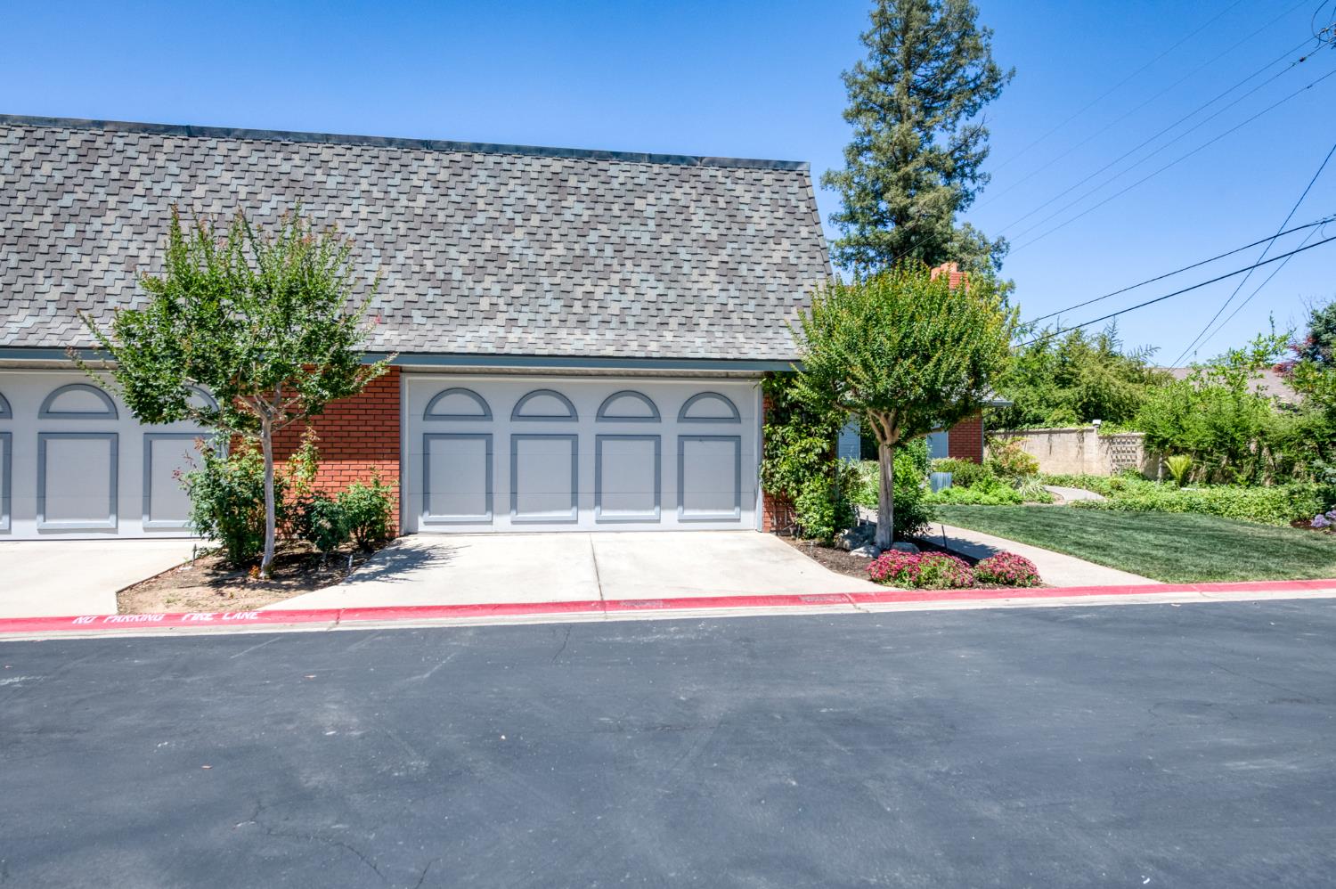 Single Family in Fresno - photo 3