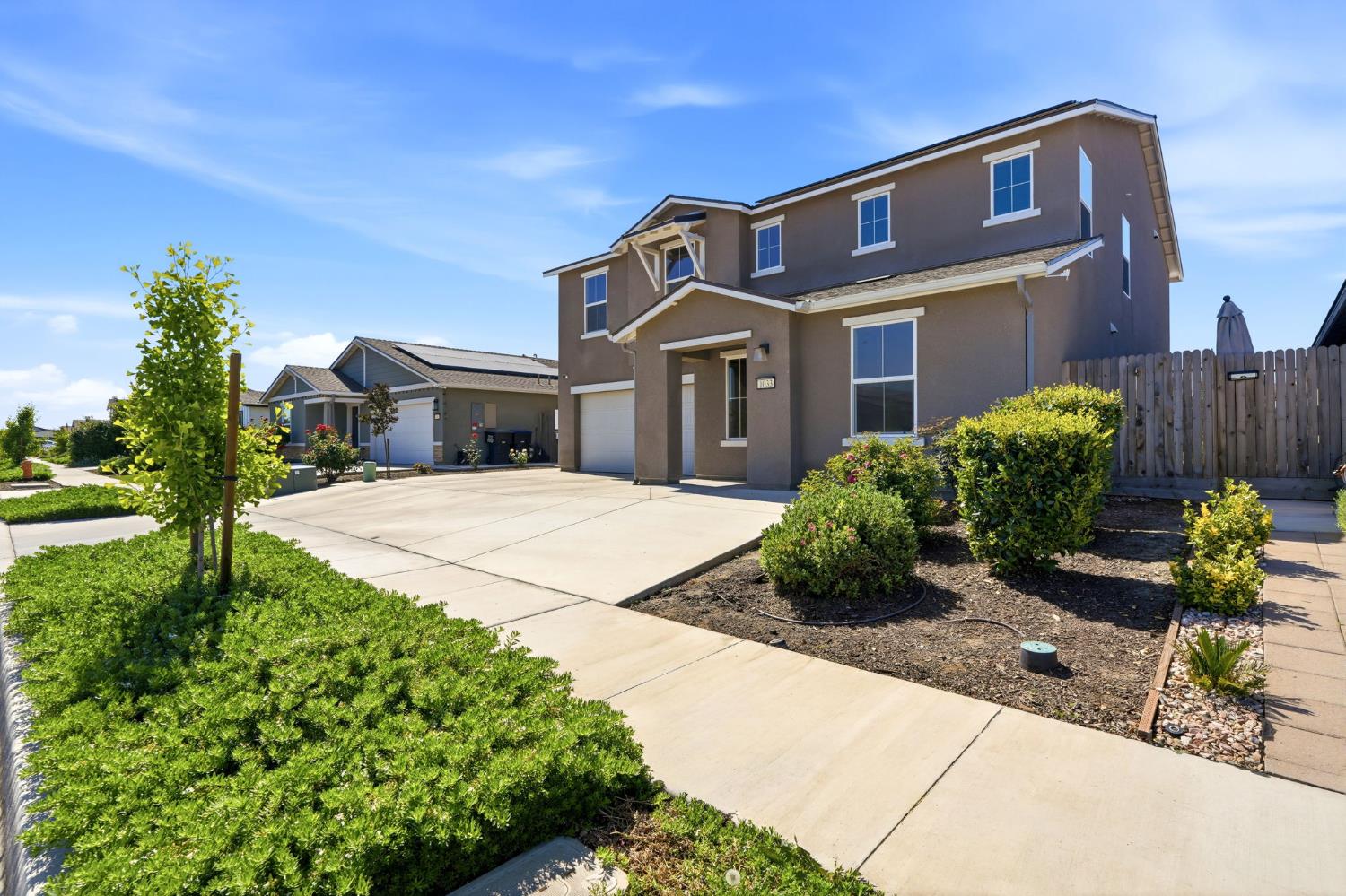 Single Family in Visalia - photo 3