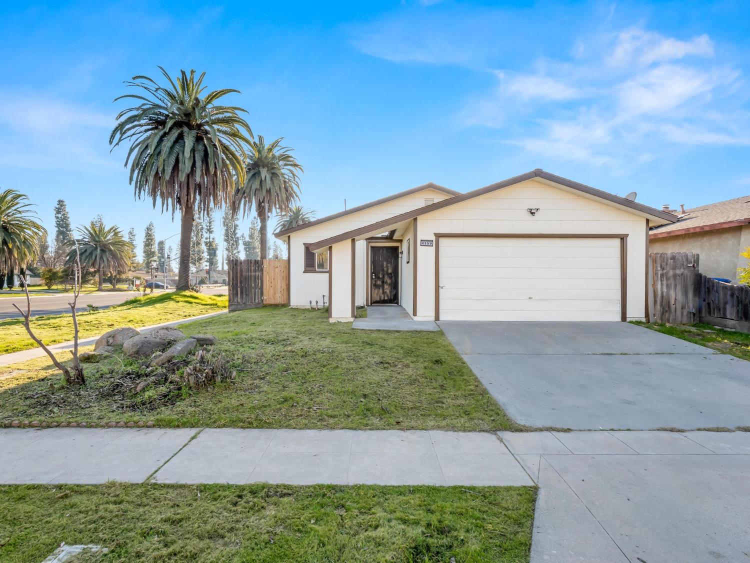 Single Family in Fresno - main photo