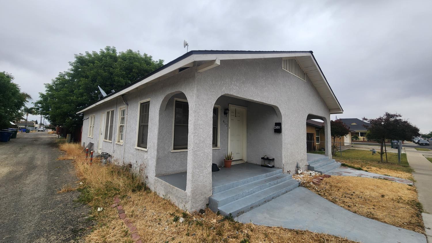 Duplex in Coalinga - photo 2