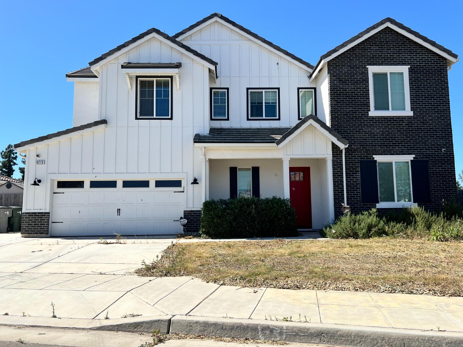 Single Family in Fresno - photo 2